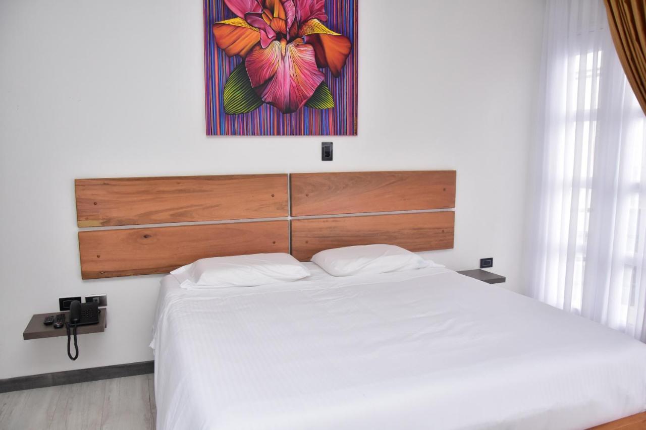 Hotel Valcon Santa Rosa de Cabal Extérieur photo